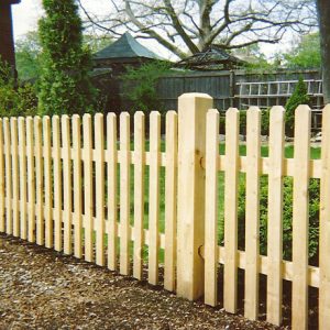 Semi Private Fence - Fencepros.ca